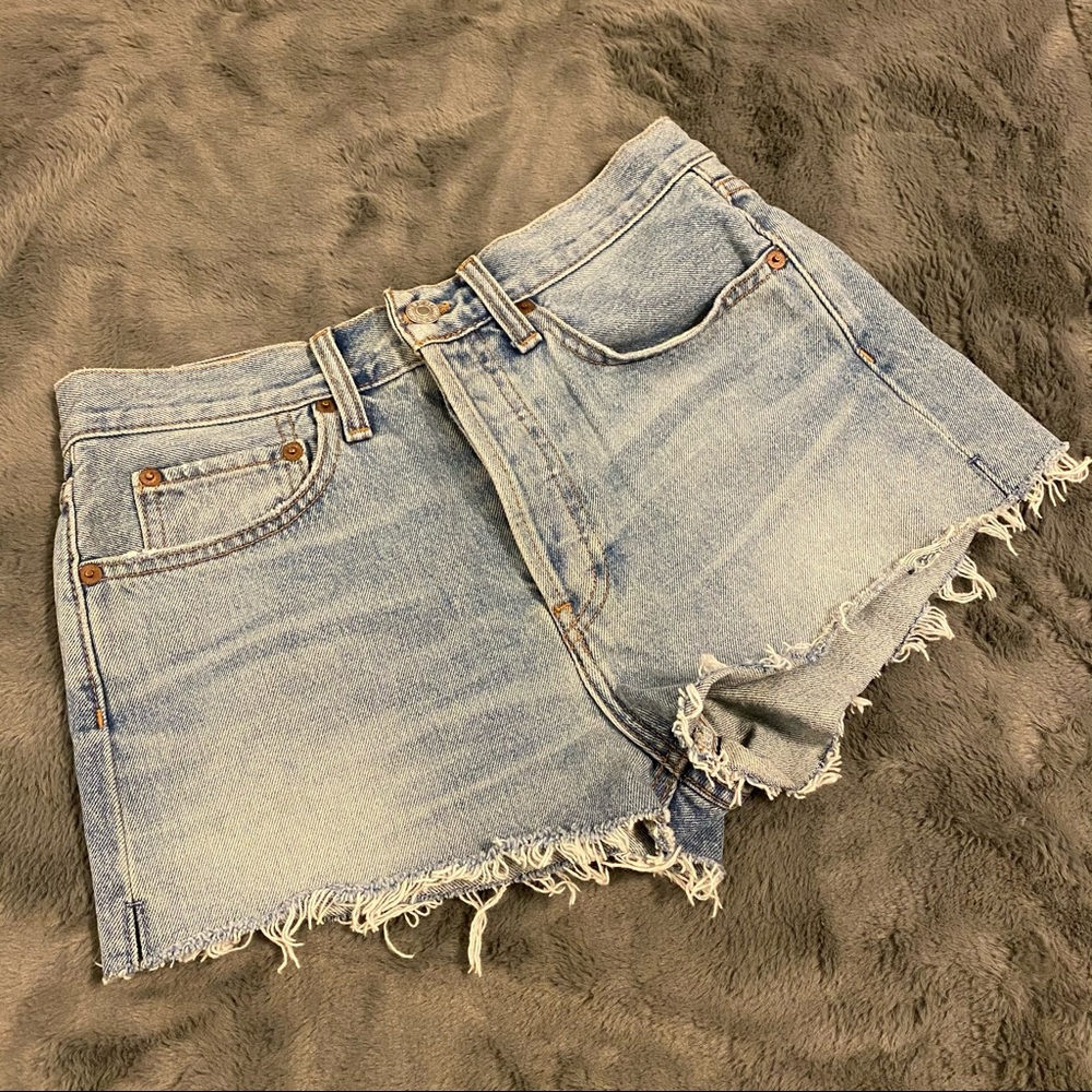 Re/Done the shorts in Dirty Destroy Button Fly - Picture 10 of 14